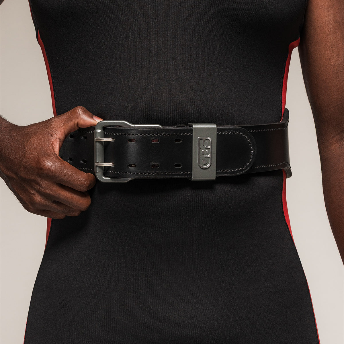 SBD Leather Weightlifting Belt am Körper