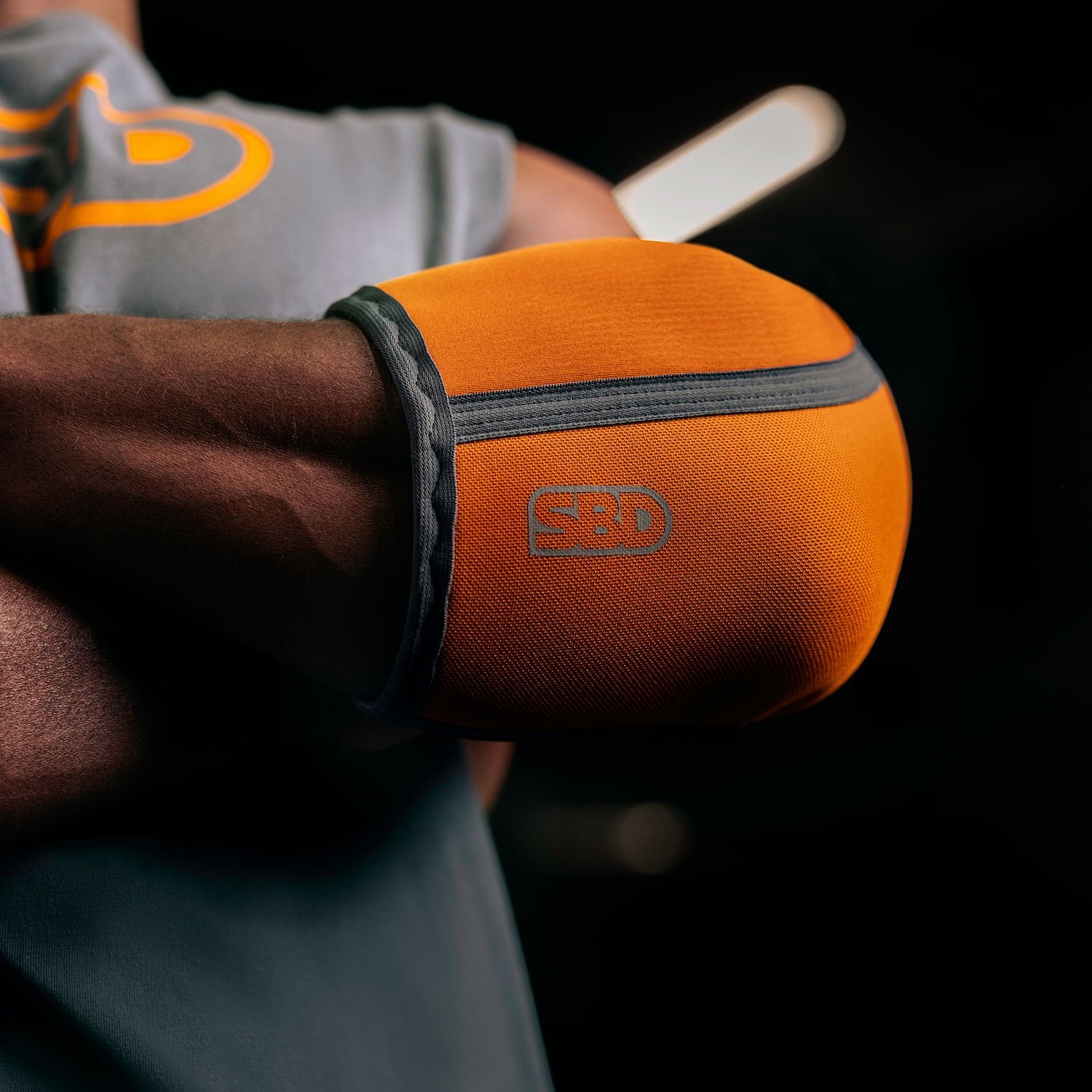 Forge Ellenbogenstulpen Orange